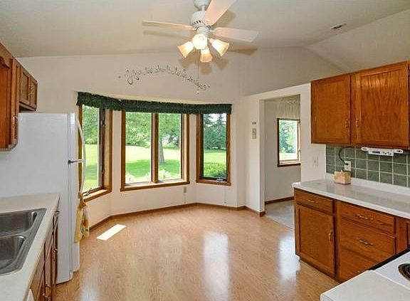 3rd image of 3664 Gershwin Ln N