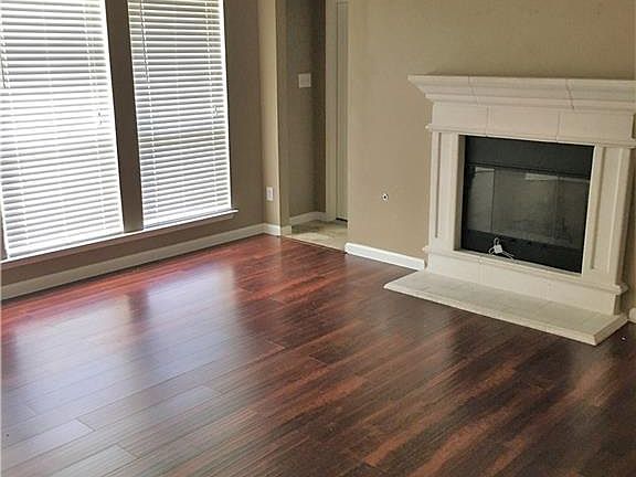 3rd image of 527 Hawken Dr