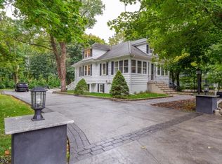 520 W Saddle River Rd, Ridgewood, NJ 07450