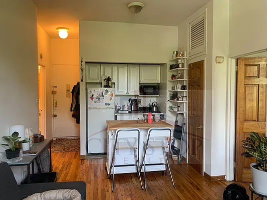 Rented by City Stop Realty | media 24