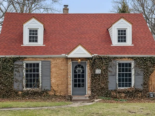 170 E Old Elm Rd, Lake Forest, IL 60045