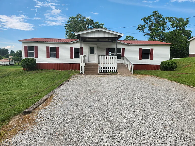 150 Lone Star Ln — Photo 1