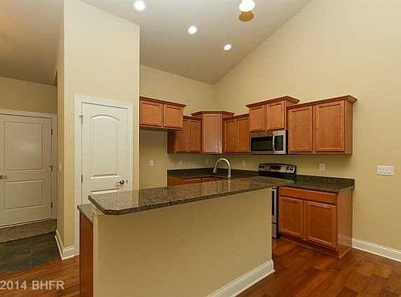 3rd image of 1513 11th St SE