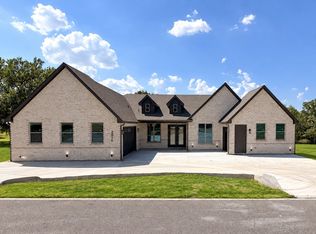 7016 Westover Dr, Granbury, TX 76049