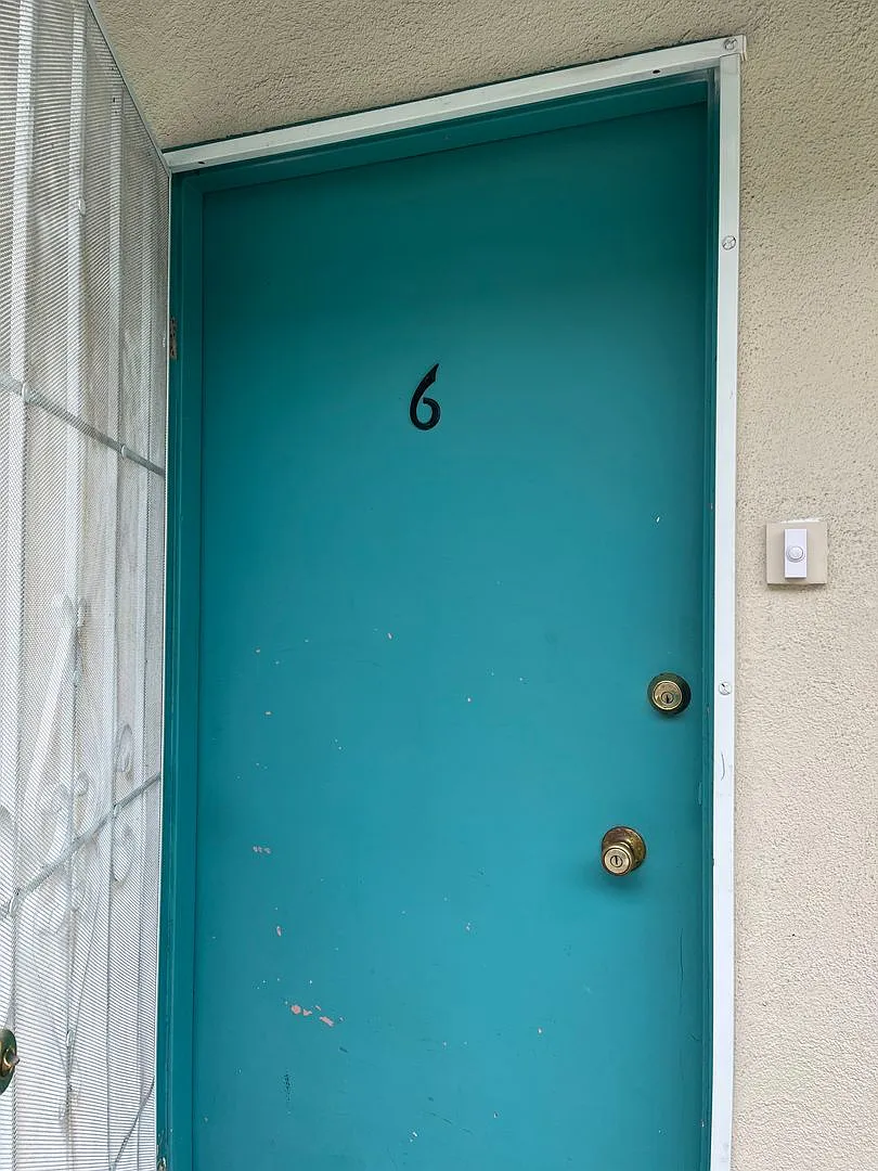 Ocean Blvd. 1 bedroom Condo — Photo 2