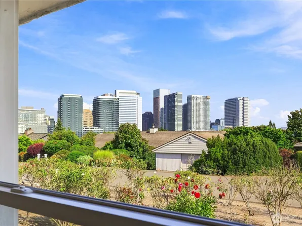 9810 Vineyard Crest, Bellevue, WA 98004