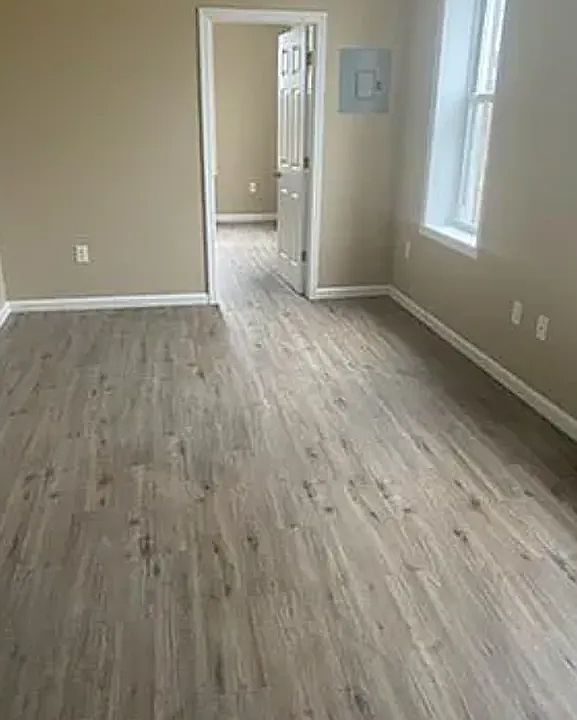 2nd image of 367 20th St APT 3