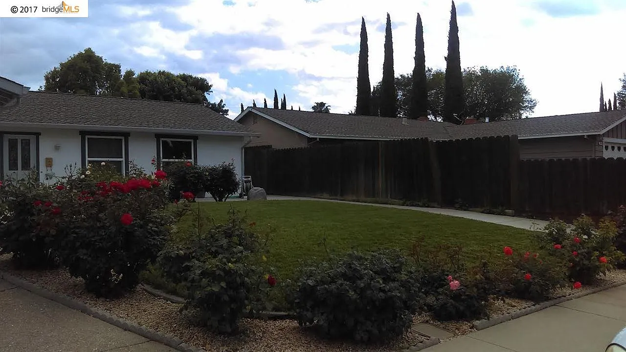 2139 Jefferson Way photo 1