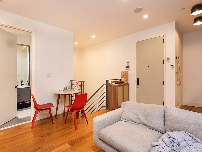 196 Freeman St #1C — Photo 3