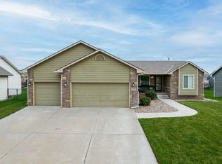 2208 E Sunset St, Goddard, KS 67052