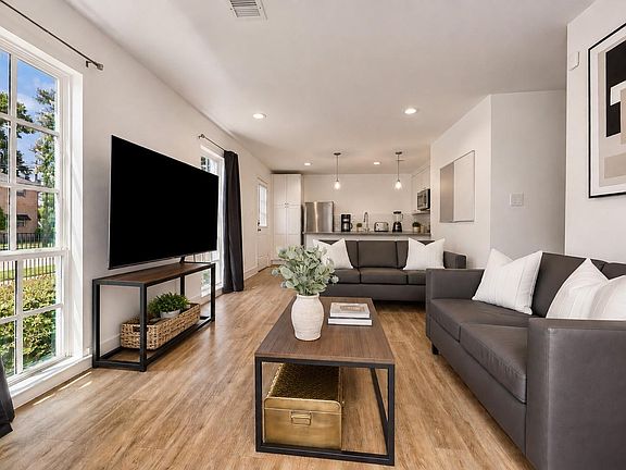 5th image of 618 Branard St