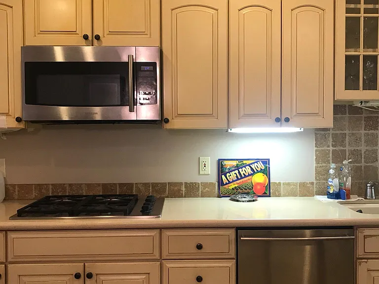 697 Serramonte Dr — Photo 31