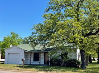 1702 16th St, Bridgeport, TX 76426