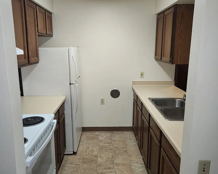 22900 N Pine St #1 — Photo 1