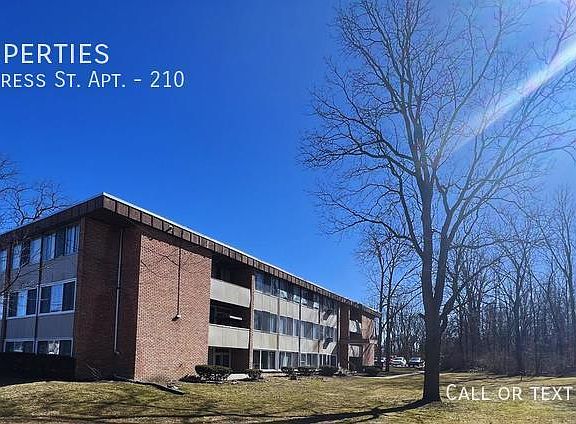 3rd image of 1305 S Congress St APT 210