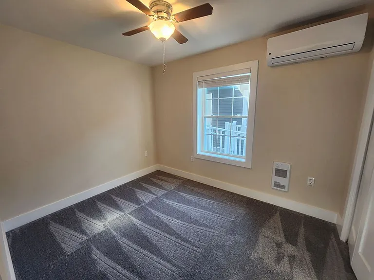 82 Ivan Barre Town — Photo 17