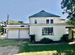 817 Tennessee St, Graham, TX 76450