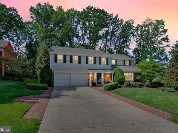 206 Horse Shoe Ct, Cherry Hill, NJ 08034