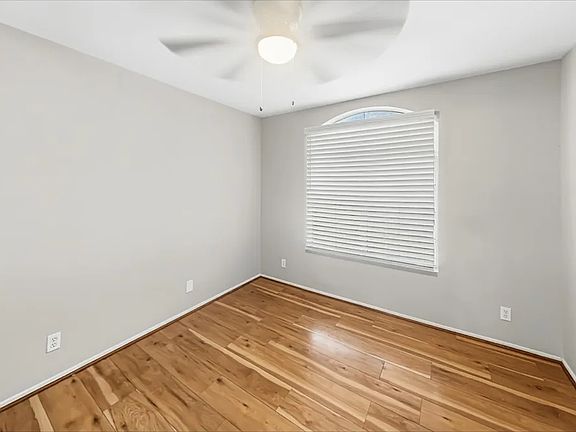 4th image of 2101 N Ithica St