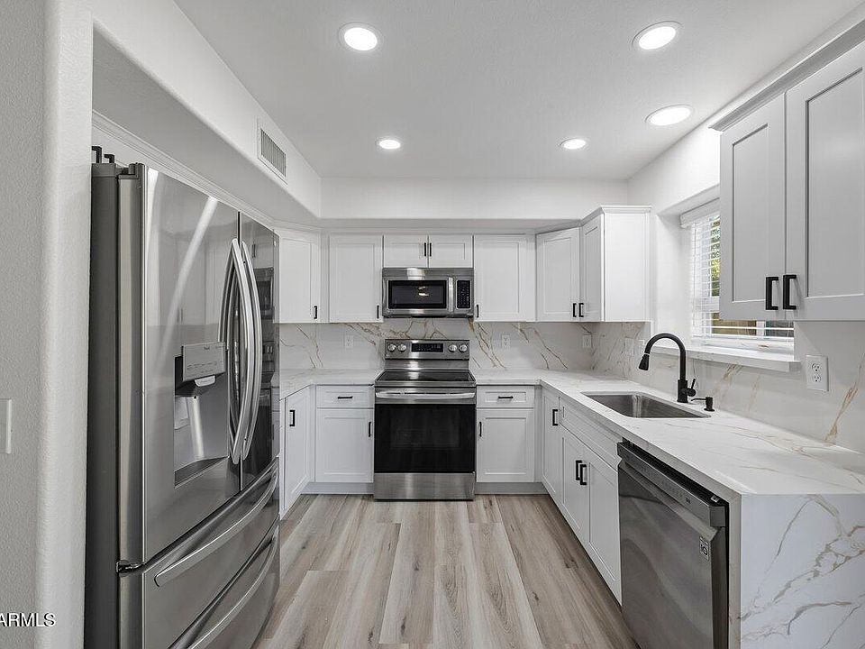 1st image of 1020 E SADDLE Way