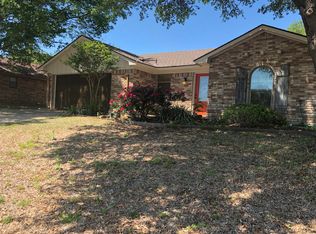 905 Springhill Dr, Burleson, TX 76028