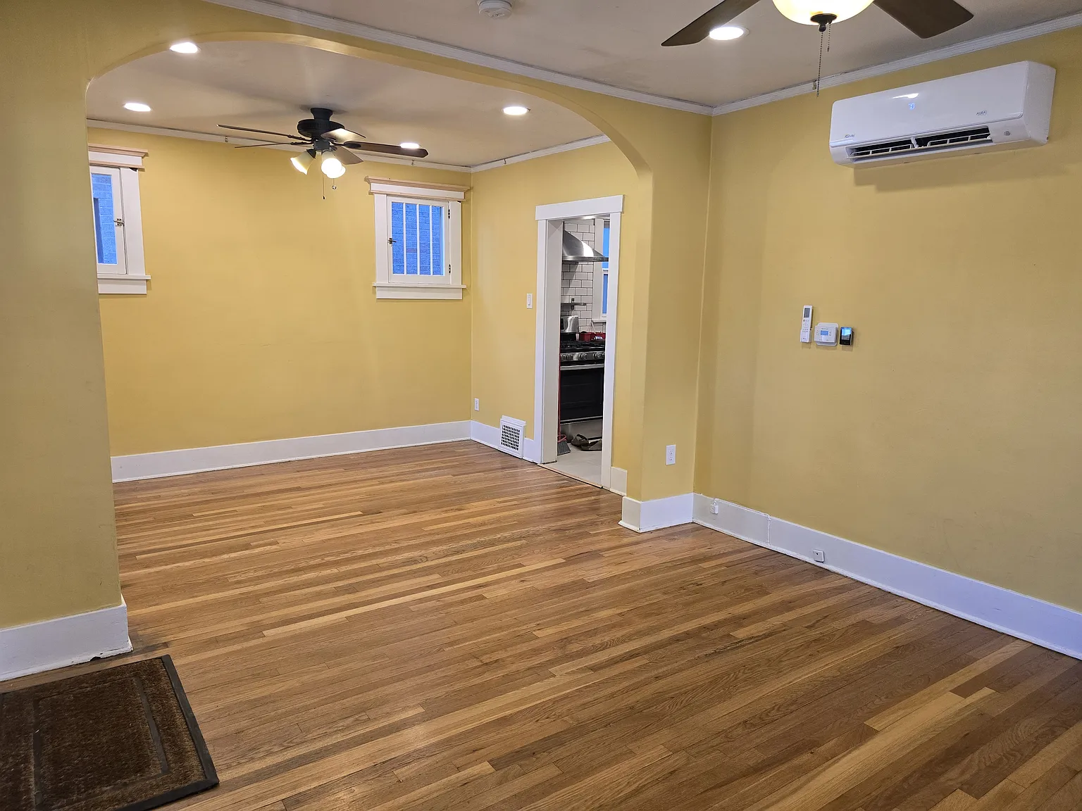 2 bed, 700 sqft, $2,500 — Photo 2