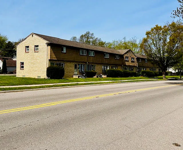 2 bed, 950 sqft, $1,100 — Photo 2
