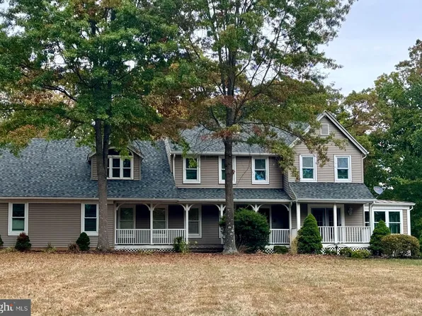 110 Pine Ln, Newtown, PA 18940