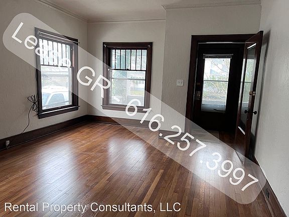 4th image of 643 Fairview Ave NE