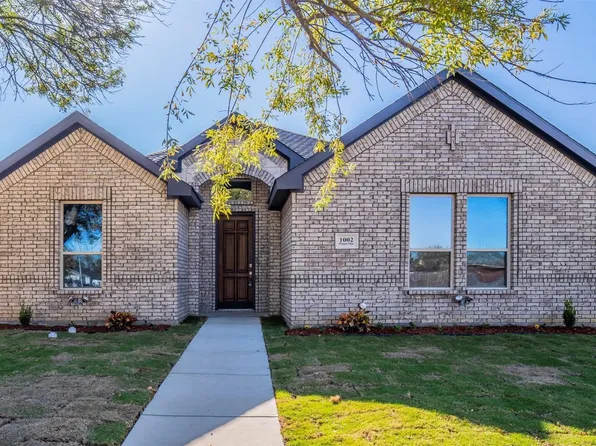 1002 S Pepperidge Dr, Lancaster, TX 75134