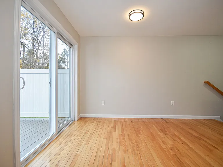 Jefferson Court — Photo 18
