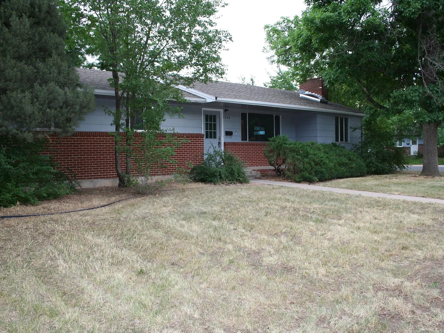 1320 Southridge Dr — Photo 2