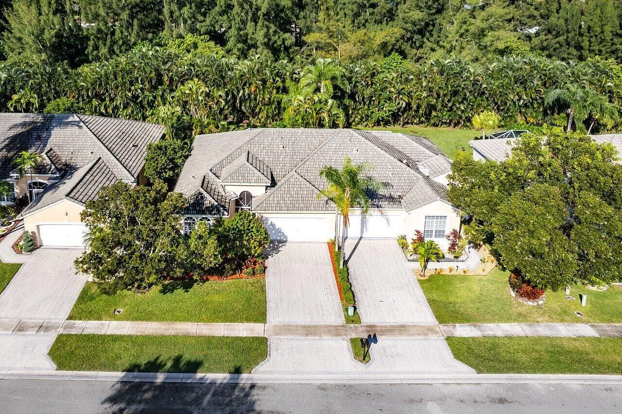 3 bed, 2.0 bath, 1633 sqft, $9,000 — Photo 1
