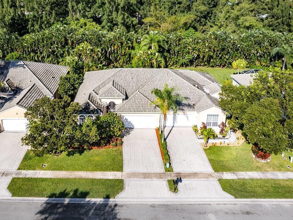 7940 Rockford Rd
