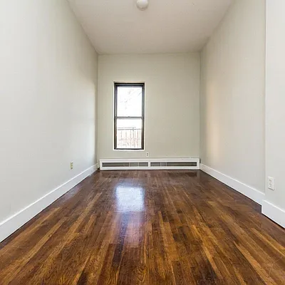 Rented by EXR | media 28