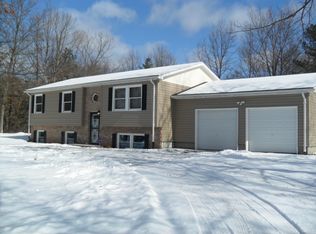 552 Adie Dr, Effort, PA 18330