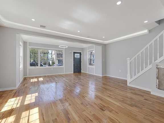 4th image of 11411 194th St