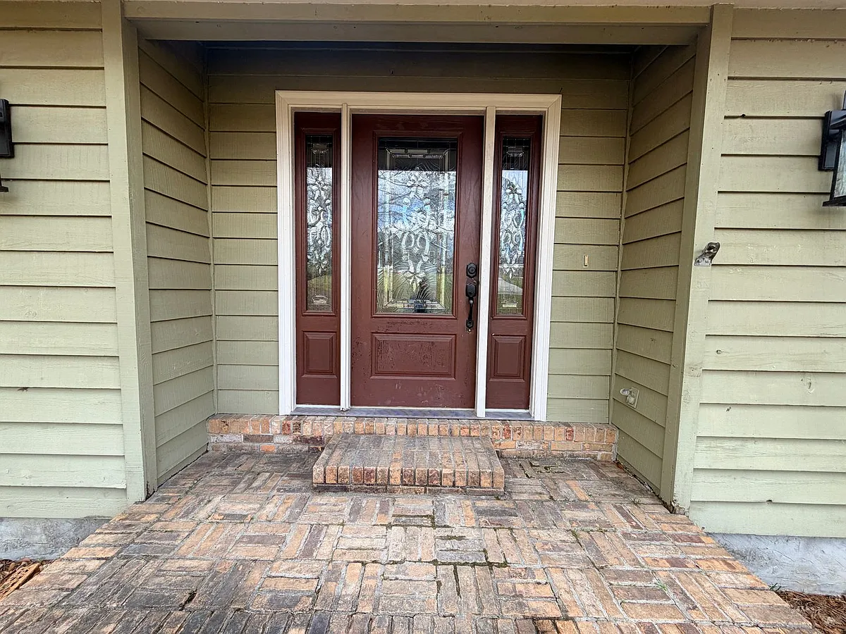 Building Photo - 2124 Northwood Cir