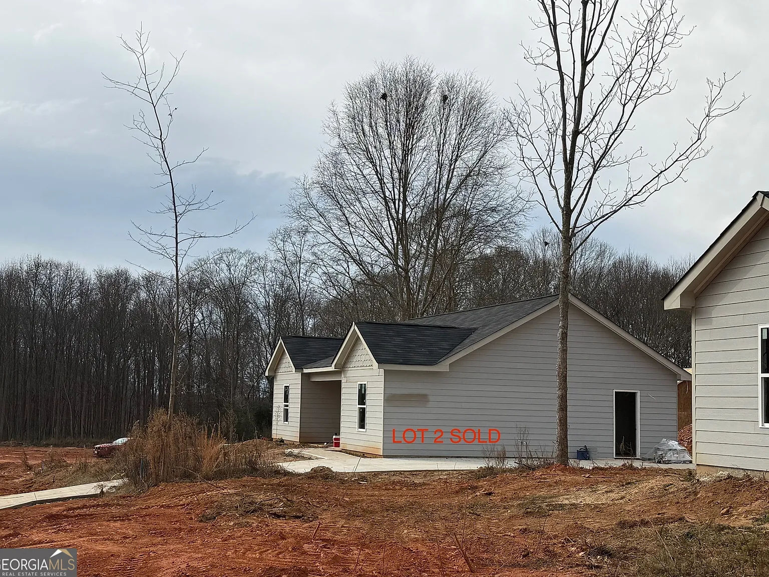 3 bed, 2.0 bath, 1400 sqft, $2,000 — Photo 3