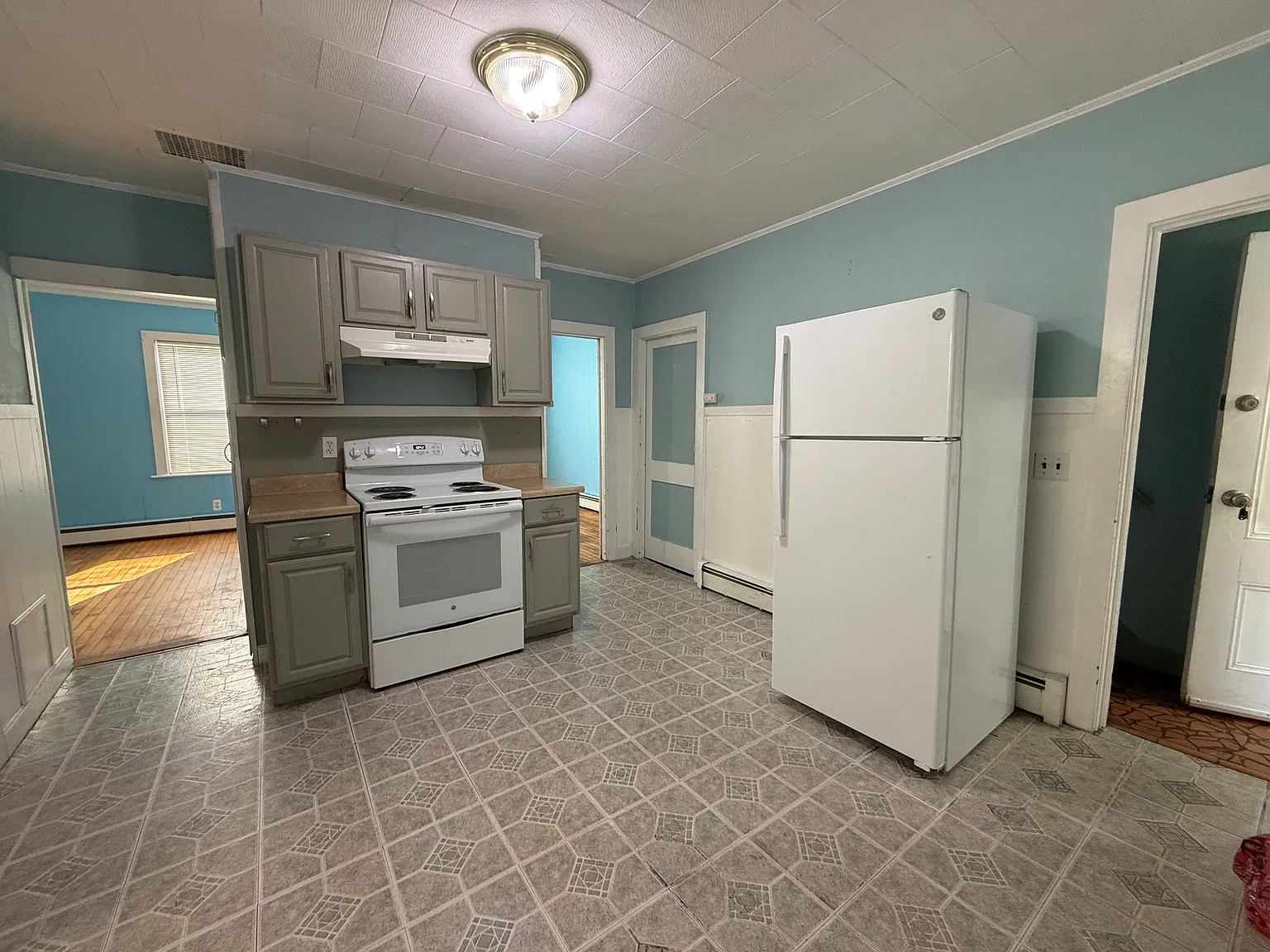 41 Foster St — Photo 1
