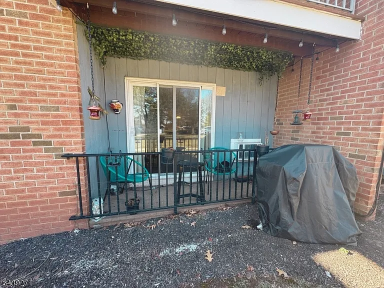 806 Eves Dr #2H — Photo 8