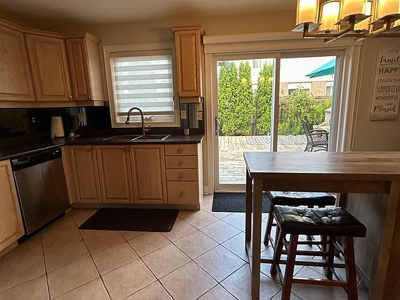 3rd image of 178 Thrushwood Dr