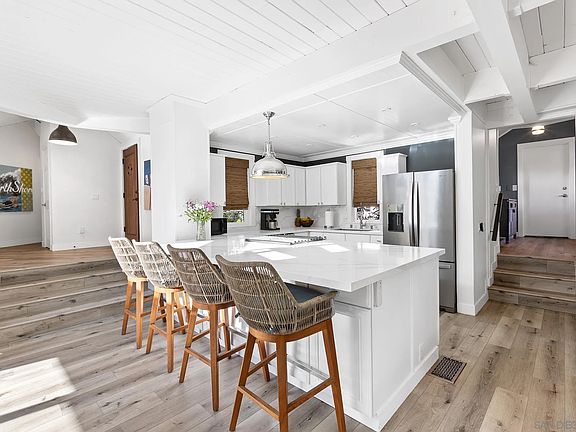 4th image of 678 Via Rancho Pkwy