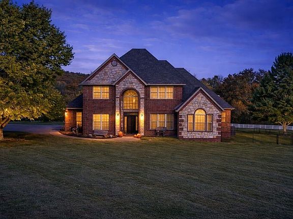 3rd image of 18518 Duncan Rd