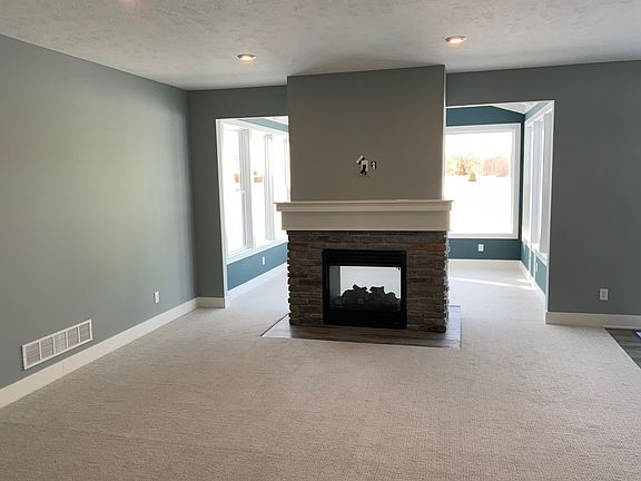 5th image of 3035 Isle Water Dr