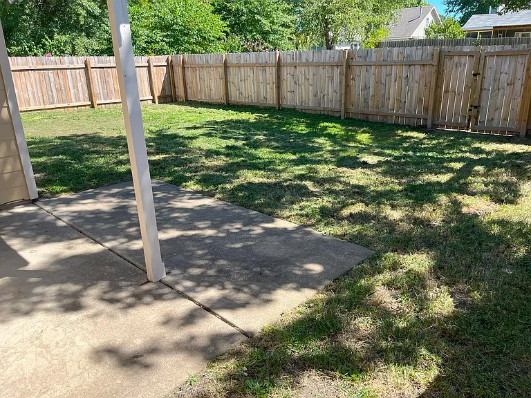 320 Eldridge Ln — Photo 17