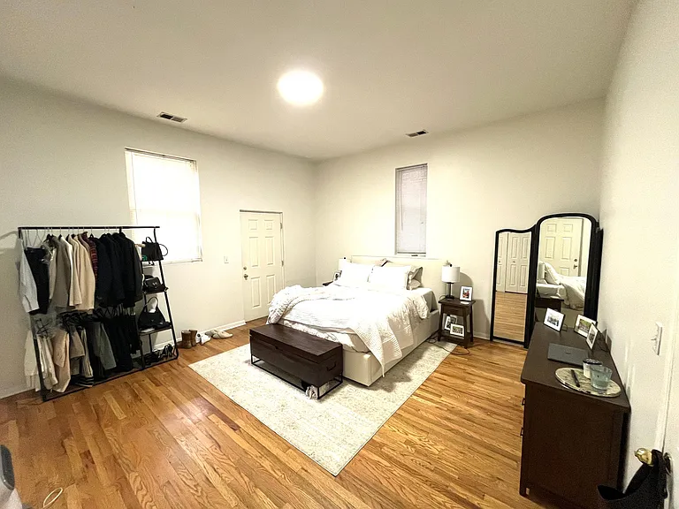 1340 N Dean St #1 — Photo 16