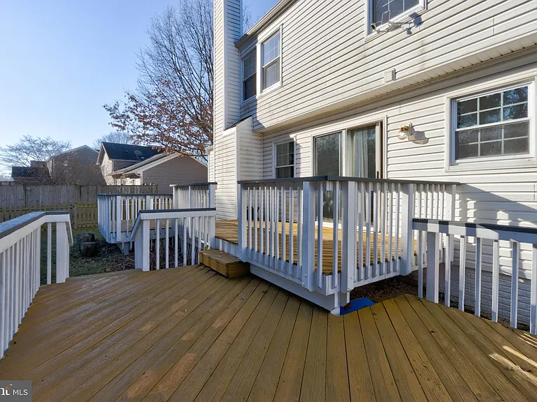 7925 Carriage Dr — Photo 34