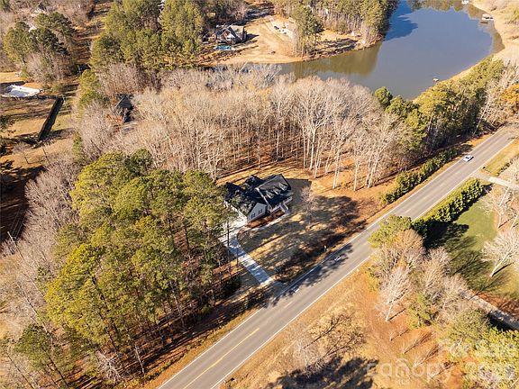 2nd image of 1489 Paraham Rd S