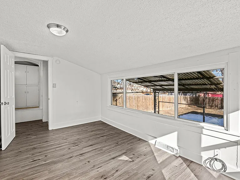 2058 S Corona St — Photo 21
